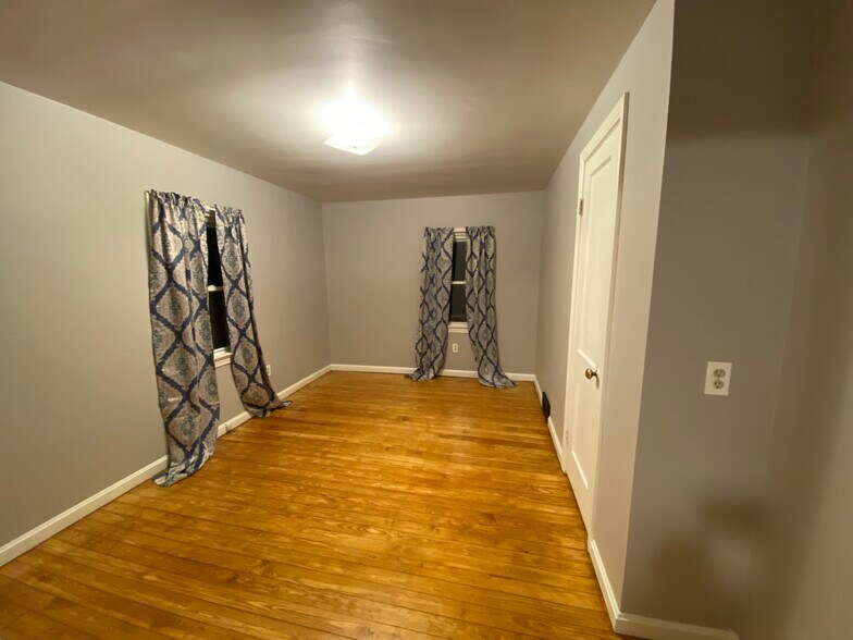 Bedroom 2 - 806 E 6th St