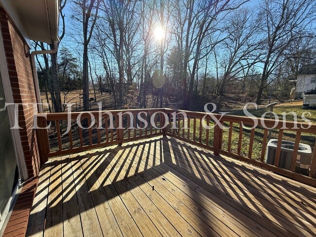 Building Photo - Charming 3BR/2BA Home with Hardwood Floors, Bonus Room & Outdoor Living