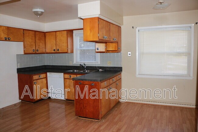 Building Photo - 26601 Lakeshore Blvd