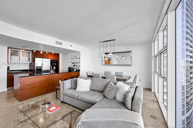 Building Photo - 1830 S Ocean Dr