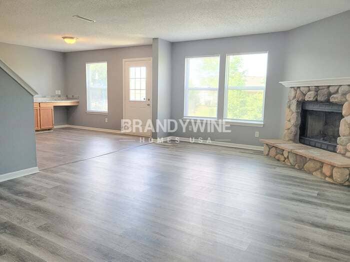 Building Photo - 10756 Glenayr Dr