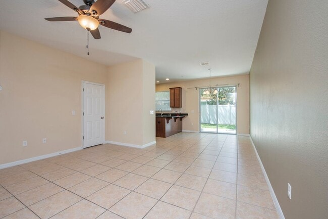 Building Photo - Nice 3/2.5 Townhouse with Garage in Lake N...