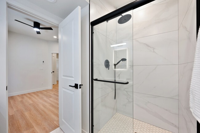 Building Photo - 2009 Chinatown Alley