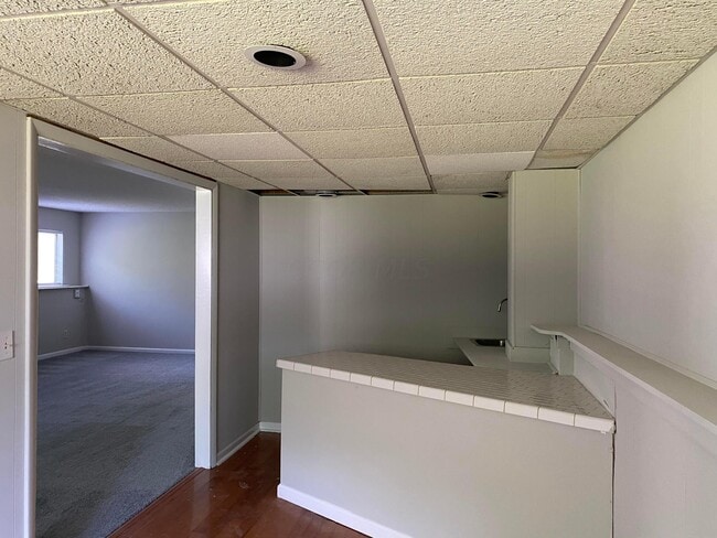 Building Photo - 822 Ronson Ave