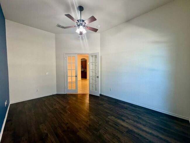 Building Photo - Discover Spacious One-Story Living in Mockingbird Heights!