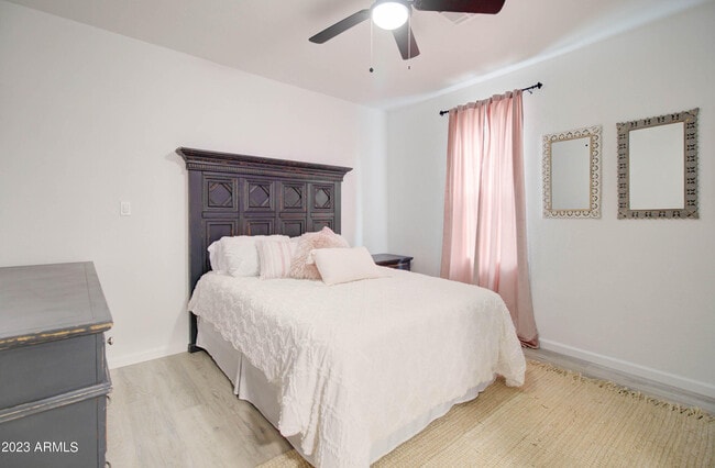 Building Photo - 258 S Sutherland St