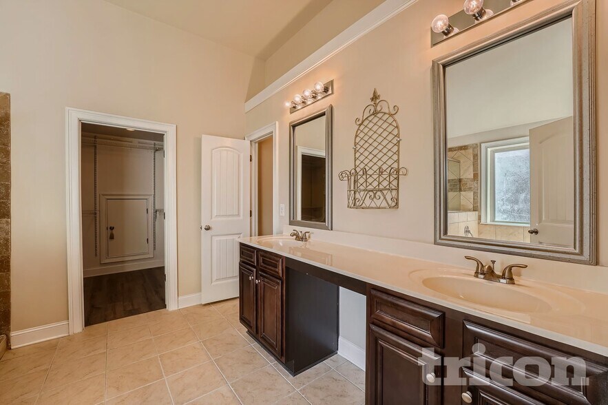 Building Photo - 296 Prescott Dr