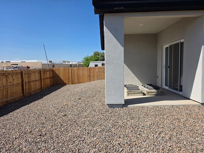 Building Photo - Beautiful new build-Never been lived in with pull through 3 car garage in Fort Mohave AZ