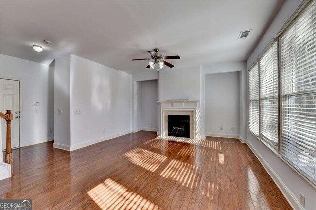 Building Photo - 2104 Nelms Pointe Landing