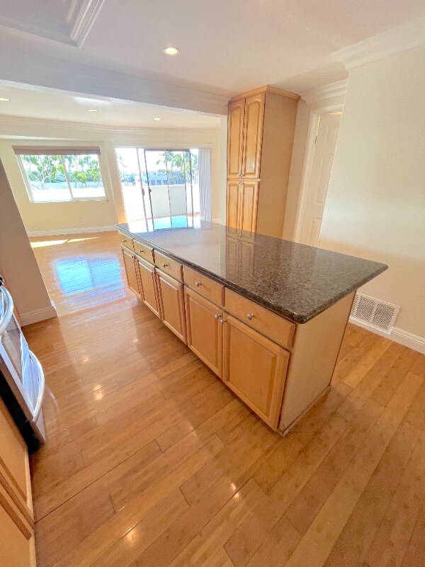 Building Photo - 100 Cliff Dr