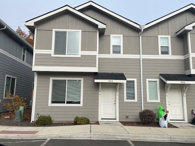 Primary Photo - 404 Oak St