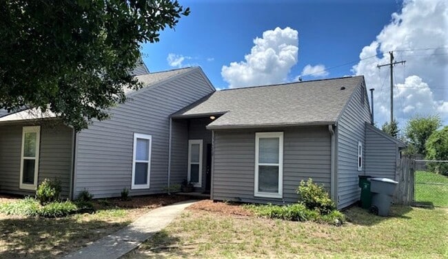 Primary Photo - Pineville- Ranch townhome- Remolded 2 bed,...
