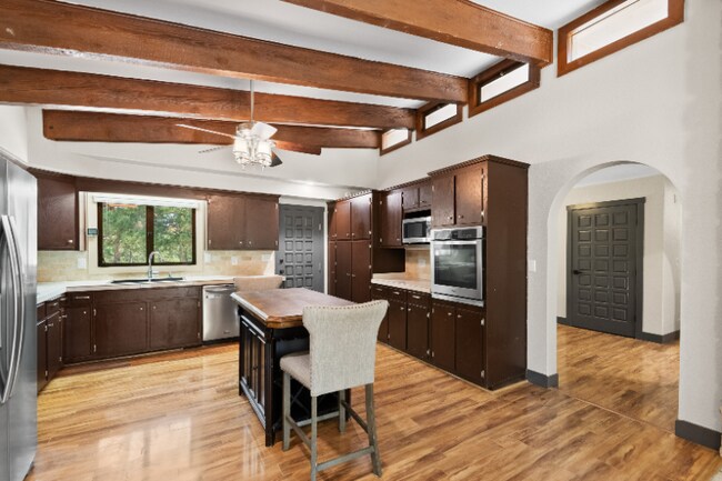 Building Photo - 11130 Burgess Ln