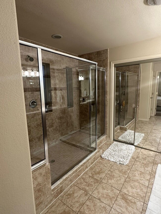Building Photo - 9813 Sandhill Dr