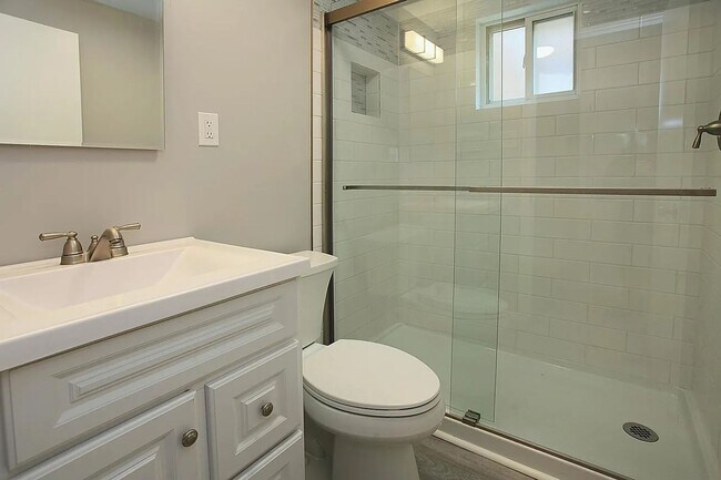 Building Photo - 251-253-253 Dakota Ave