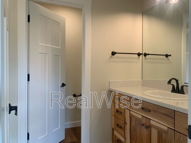 Building Photo - 1184 Fruitdale Dr