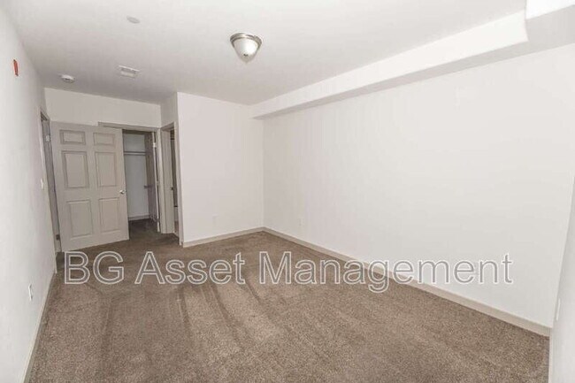 Building Photo - 1459 MacArthur Blvd