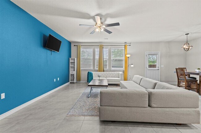 Building Photo - 11804 Saddle Rock Dr