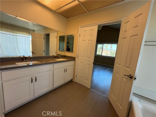 Building Photo - 2278 Olivine Dr