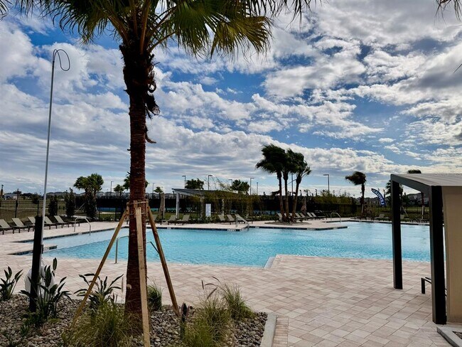 Building Photo - 5656 Lemon Grass St