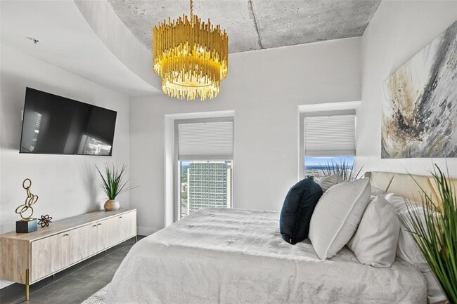 Building Photo - 777 N Ashley Dr