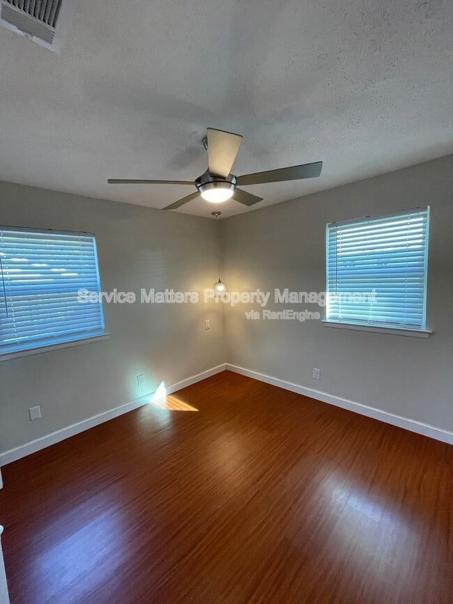 Building Photo - 5057 Pennington Ln