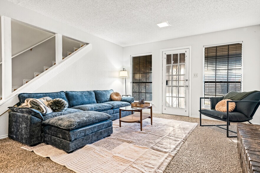Building Photo - 7224 Fuller Cir