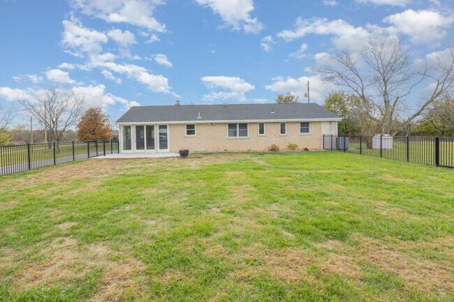 Building Photo - 411 Wagner Dr