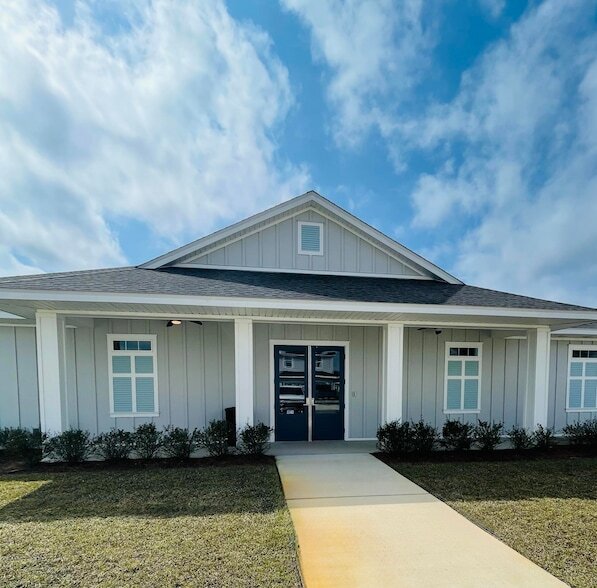 Building Photo - 215 Speckled Trout Ln N