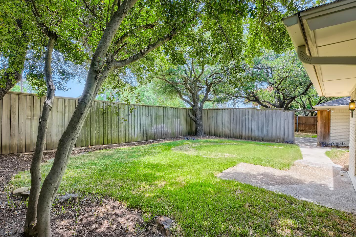 Building Photo - Welcoming single-story Plano home near Lib...