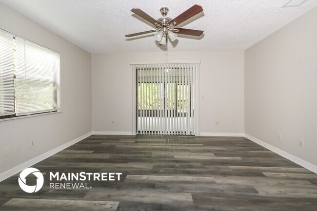 Building Photo - 2624 SE Solana Ln