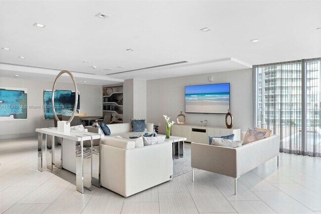 Building Photo - 300 Sunny Isles Blvd