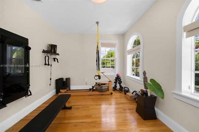 Building Photo - 59 NE 42nd St