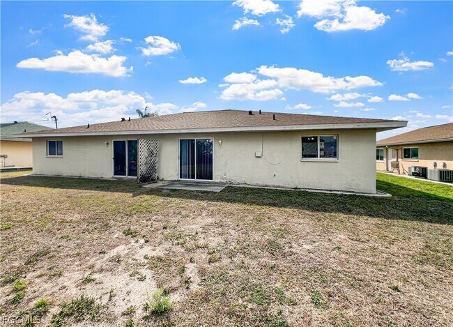 Building Photo - 1215 SE 8th Ave