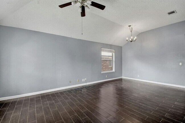 Building Photo - 16908 Ardisia Dr