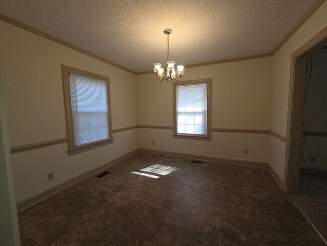 Building Photo - 311 Moyton Ave