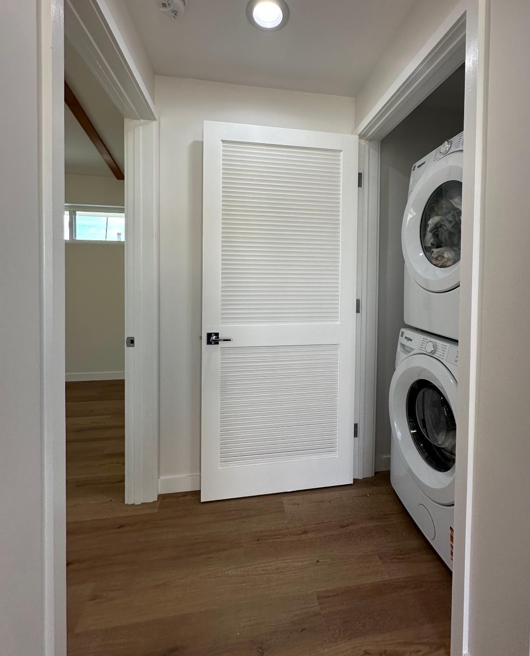 Building Photo - 1853 N Ave 53