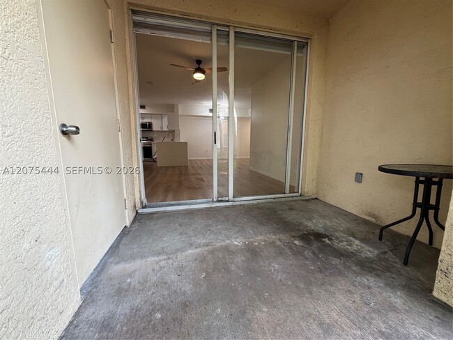 Building Photo - 2548 Centergate Dr