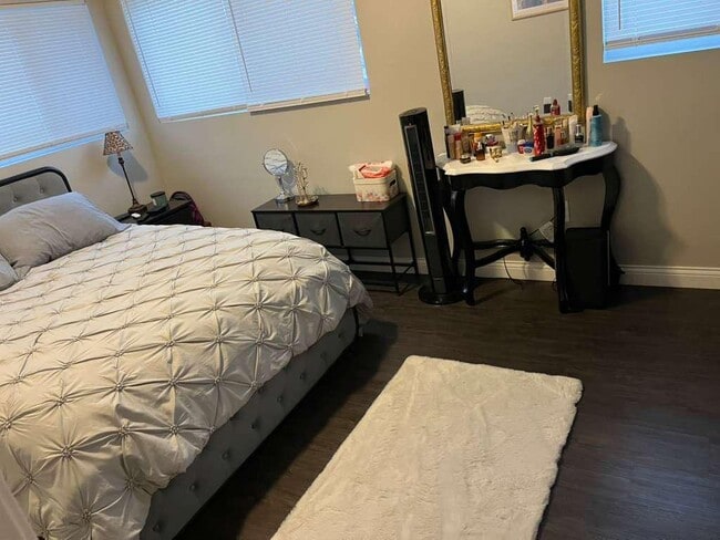 Building Photo - 1550 Frebis Ave