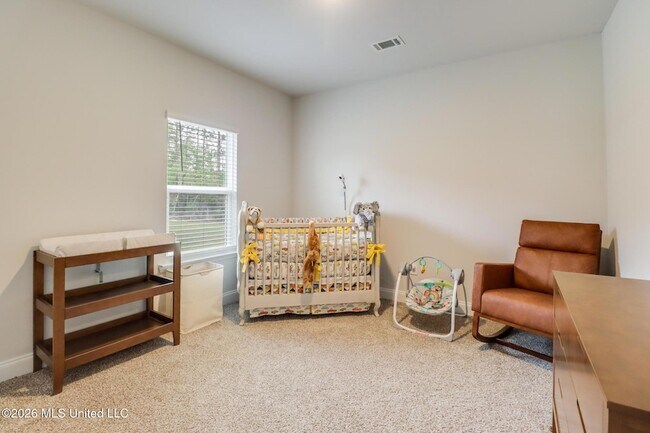 Building Photo - 4937 Fern Dr