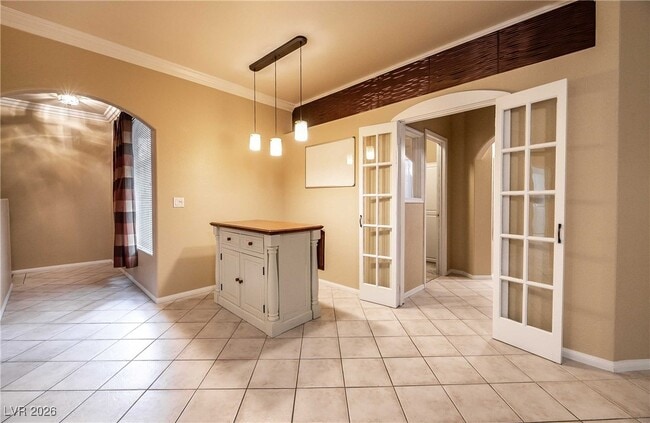 Building Photo - 2050 W Warm Springs Rd