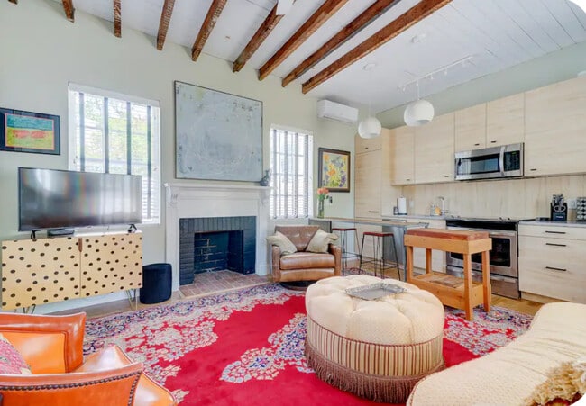 Building Photo - 416 S Front St