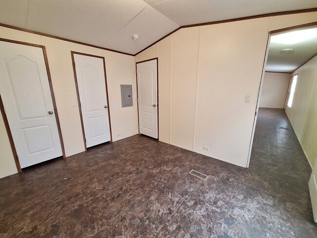 Building Photo - 1134 Kelly Dr