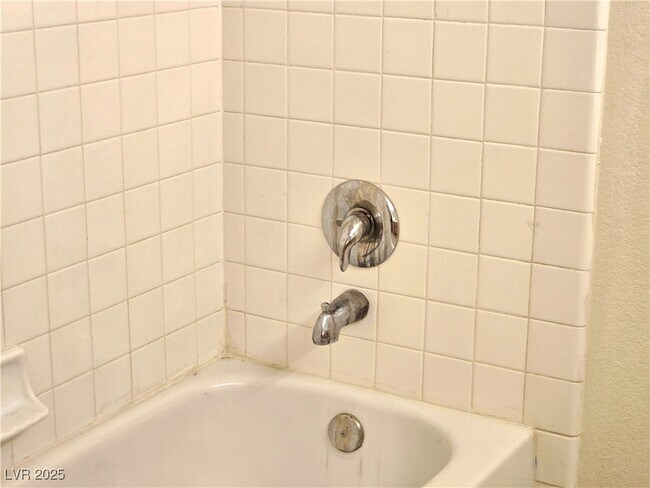 Building Photo - 7883 Salt Spray Ct