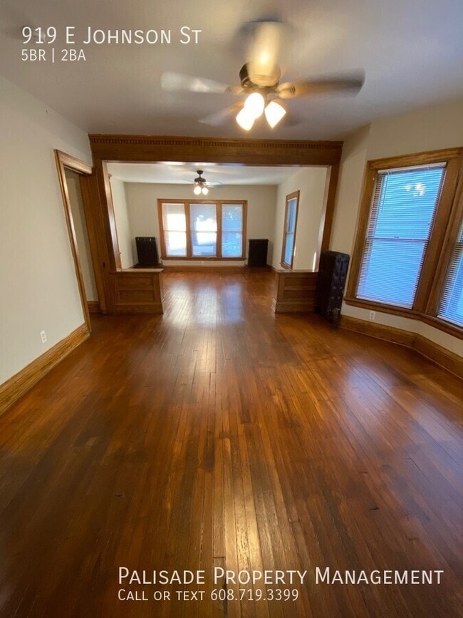 Building Photo - 919 E Johnson St