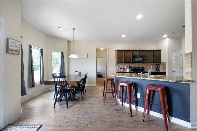 Building Photo - 303 Horizon Trace