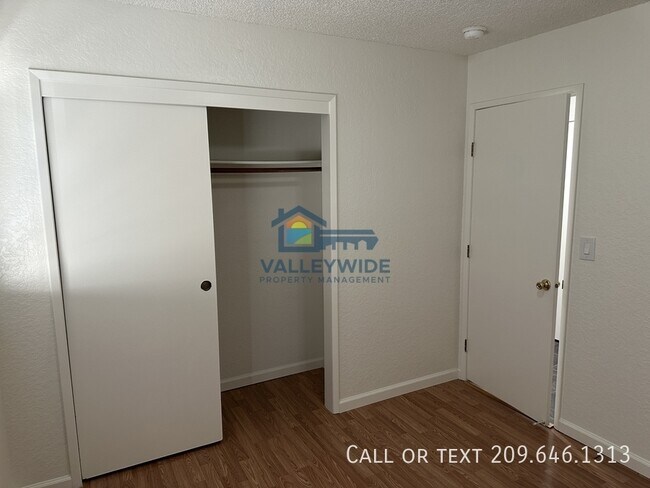 Building Photo - 541 San Vincente Ct