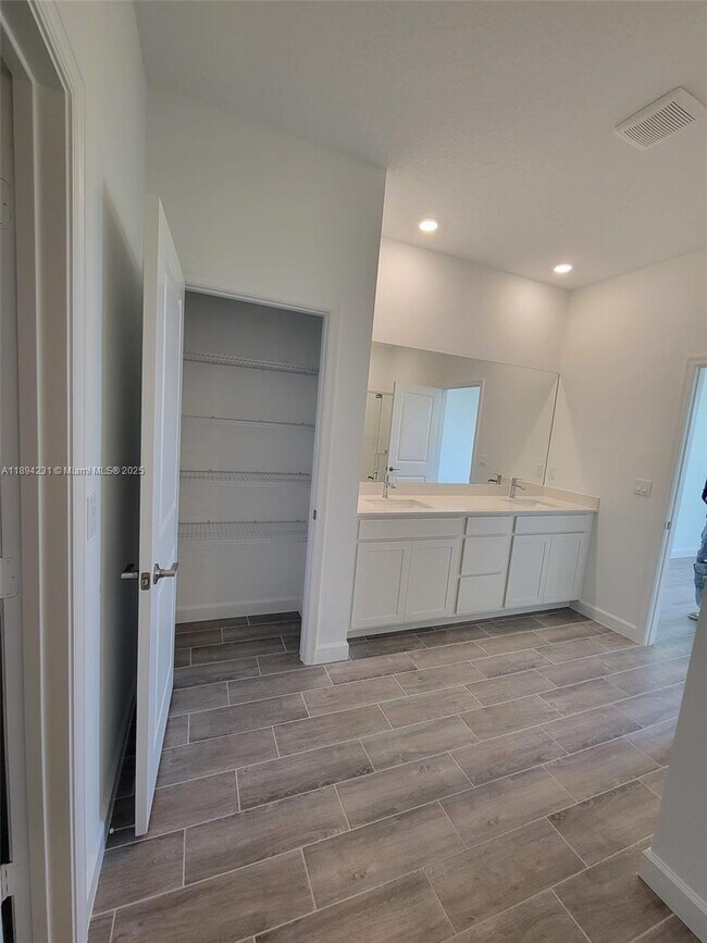 Building Photo - 1689 Whistlegrass Ln