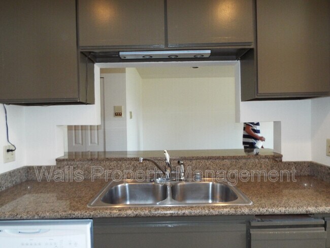 Building Photo - 6840 Oswego Pl NE