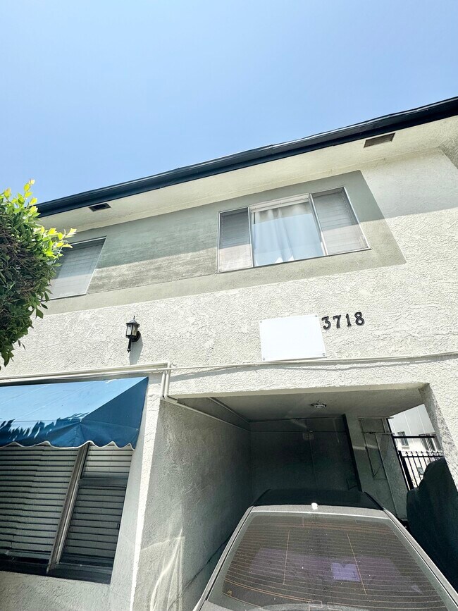 Building Photo - 3718 Mentone Ave